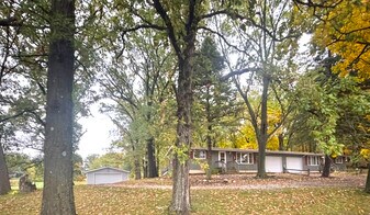 5750 E 129th Ave in Crown Point, IN - Building Photo