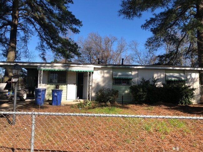 property at 4905 Kitt Pl