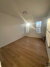 25-20 99th St-Unit -2 in Queens, NY - Building Photo - Building Photo