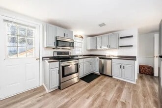 14 Old Mayfair Rd in Dennis, MA - Building Photo - Building Photo