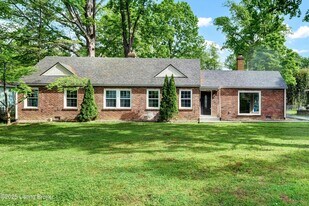 7613 Norbourne Ave in Louisville, KY - Building Photo