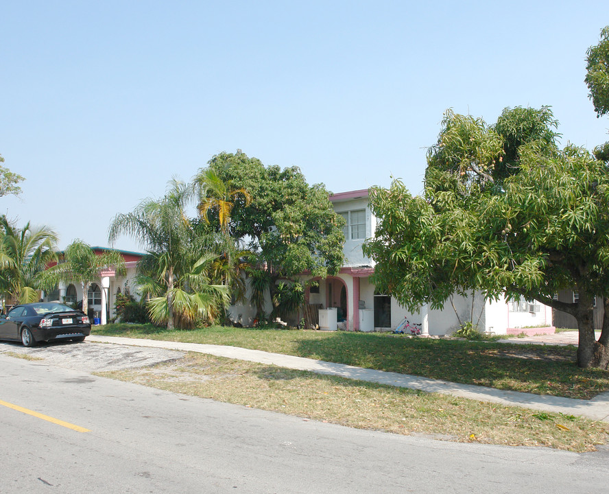 1553 NW 4th St in Fort Lauderdale, FL - Building Photo