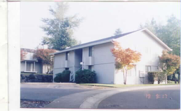 34230 1st Pl S in Federal Way, WA - Building Photo