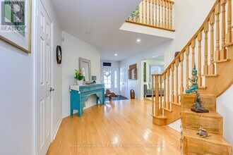 2535 Andover Rd in Oakville, ON - Building Photo - Building Photo