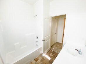 30436 Town Square Dr in Menifee, CA - Building Photo - Building Photo