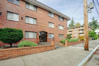 Northgate View Apartments in Seattle, WA - Building Photo - Building Photo
