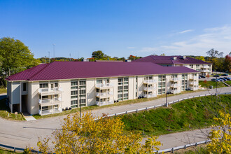 Pioneer Apartments in Gibsonia, PA - Building Photo - Building Photo