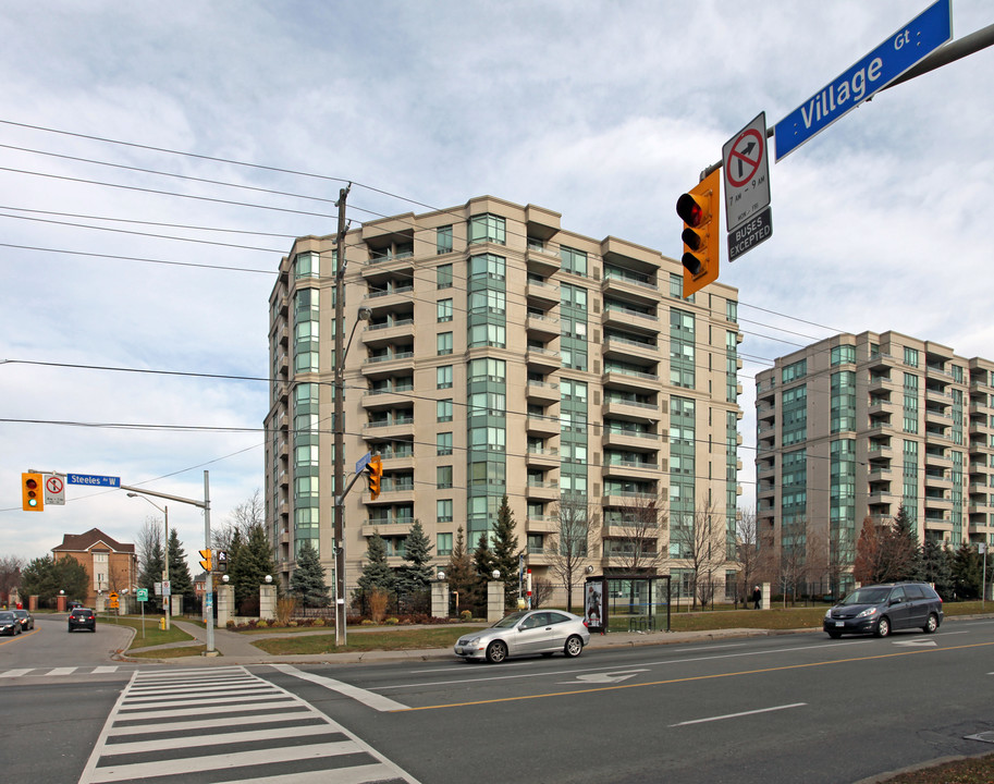 Eiffel Towers Condos in Vaughan, ON - Building Photo