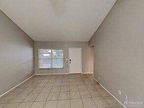 10108 Hickory Hollow Ct in Tampa, FL - Building Photo - Building Photo