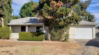 17355 Cohasset St in Van Nuys, CA - Building Photo