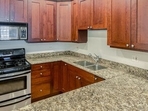 3338 N Sheffield Ave, Unit 4 in Chicago, IL - Foto de edificio - Building Photo