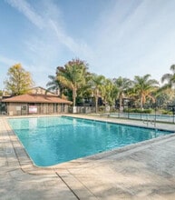 Ranchwood Condominiums in Fresno, CA - Building Photo - Building Photo