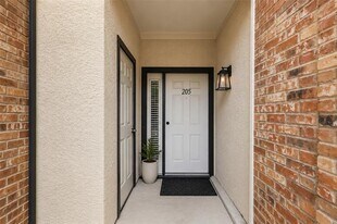2835 Keller Springs Rd in Carrollton, TX - Building Photo