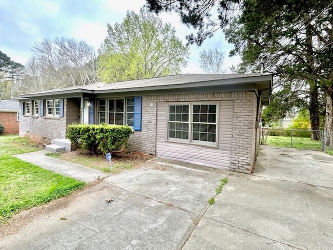 6117 Colfax Rd NW in Huntsville, AL - Building Photo - Building Photo