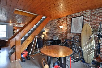 204 Baldwin St in Philadelphia, PA - Foto de edificio - Building Photo