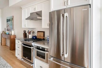 380 Bunker Hill St in Boston, MA - Building Photo - Building Photo