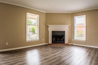 321 Oak Arbor Ln in Winston-Salem, NC - Building Photo - Building Photo