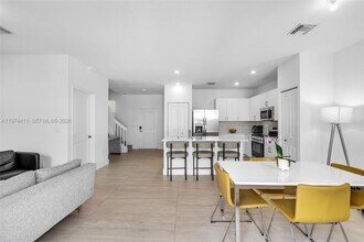 11927 NW 46th St in Coral Springs, FL - Building Photo - Building Photo