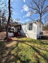 109 Seminole Dr in Smithville, TX - Building Photo