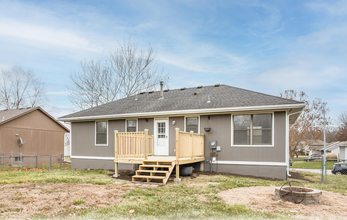 520 Willow St in Peculiar, MO - Building Photo - Building Photo