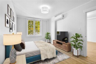 139 Fifth Ave in Pelham, NY - Foto de edificio - Building Photo