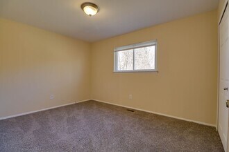 14923 Westpoint Dr in Sterling Heights, MI - Building Photo - Building Photo