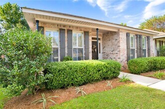6035 Magnolia Pl E in Mobile, AL - Building Photo - Building Photo