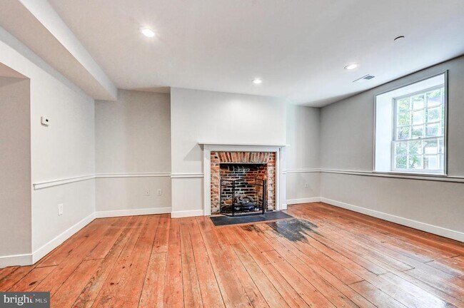 802 Oella Ave in Ellicott City, MD - Building Photo - Building Photo