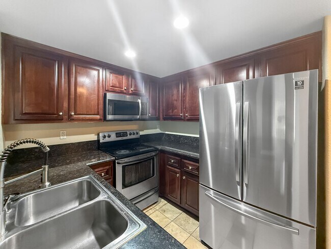 3985 Nobel Dr in San Diego, CA - Building Photo - Building Photo