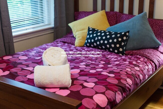 1249 Beacon St in Brookline, MA - Building Photo - Building Photo