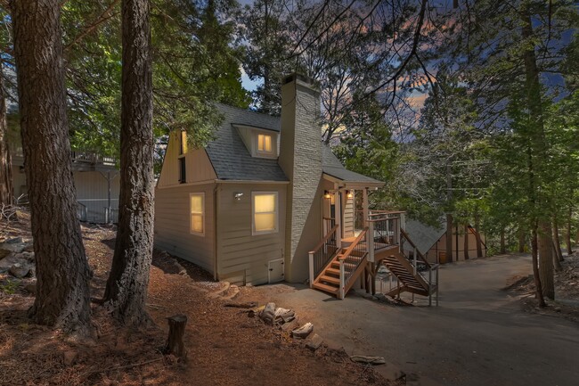 320 Hillside Rd in Lake Arrowhead, CA - Building Photo - Building Photo