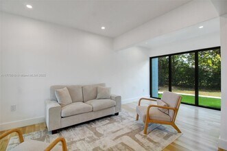 111 Avila Ct in Coral Gables, FL - Building Photo - Building Photo