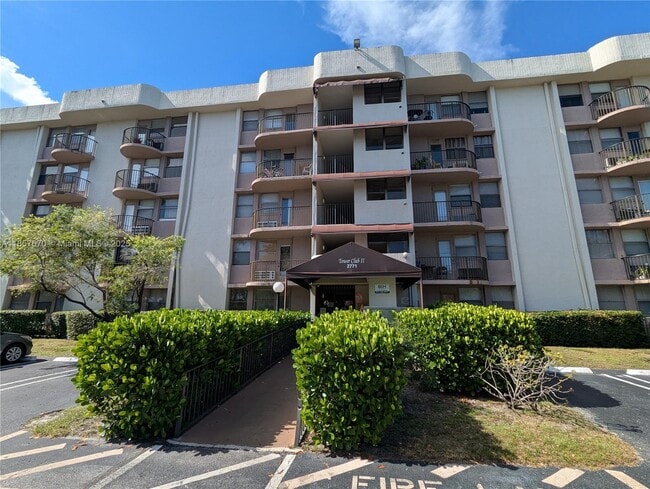 property at 2771 Riverside Dr
