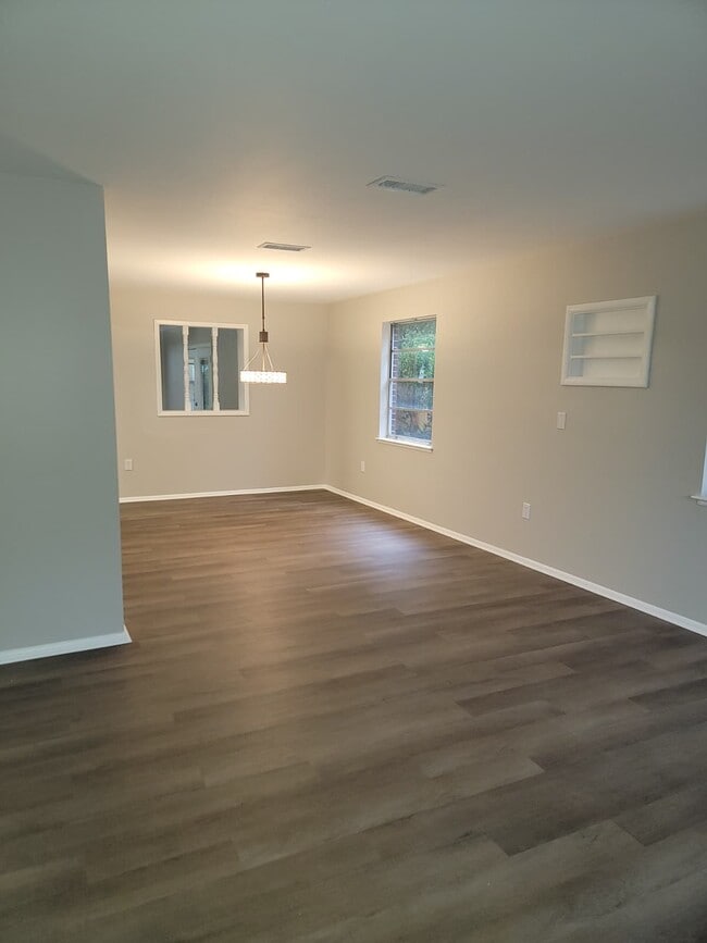 2610 Demaret Dr in Gulfport, MS - Building Photo - Building Photo