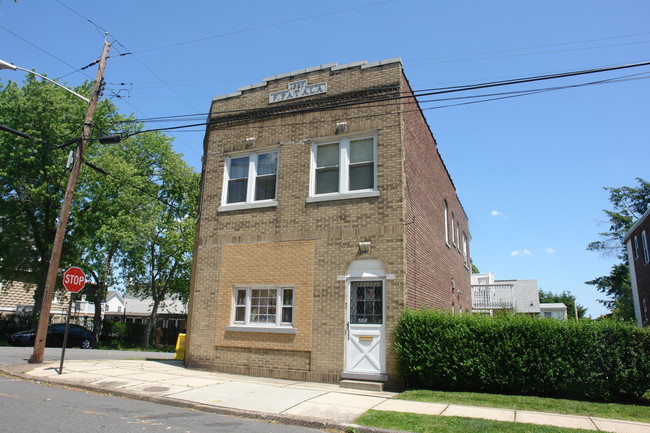 566 Jacques St in Perth Amboy, NJ - Building Photo - Building Photo