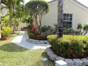 1593 NW 158th Ave in Pembroke Pines, FL - Building Photo - Building Photo