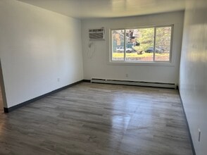 595 Wagner Dr in Battle Creek, MI - Building Photo - Building Photo