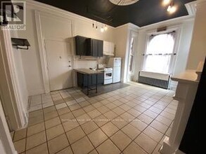 128-128 Seaton St in Toronto, ON - Building Photo - Building Photo