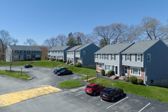 Hathaway Commons in Fall River, MA - Building Photo - Building Photo