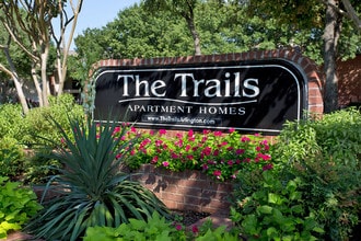 The Trails Apartments in Arlington, TX - Foto de edificio - Building Photo