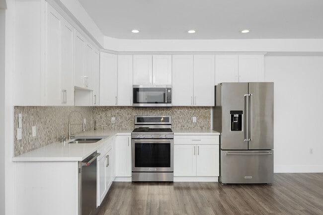 1101 S Harvard Blvd, Unit #505 in Los Angeles, CA - Building Photo - Building Photo