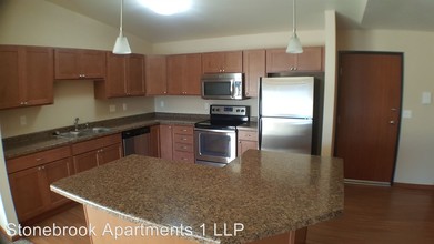 Stonebrook Apartments in Detroit Lakes, MN - Building Photo - Building Photo