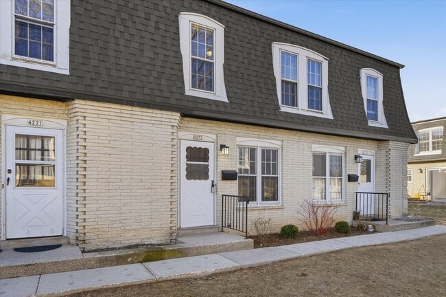 4273 W Cherrywood Ln in Brown Deer, WI - Building Photo - Building Photo