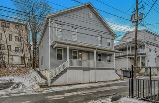 611 Moir Ct, Unit Apt 1 in Scranton, PA - Building Photo