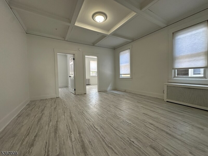 526 Valley Brook Ave in Lyndhurst, NJ - Building Photo