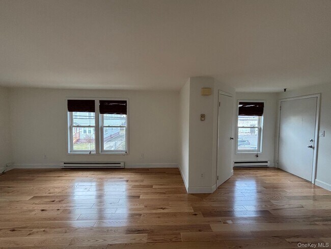 8 S Brett St in Beacon, NY - Building Photo - Building Photo