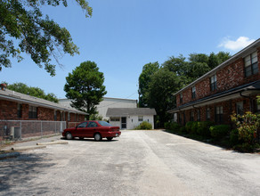 4013 W Montague Ave in North Charleston, SC - Building Photo - Building Photo