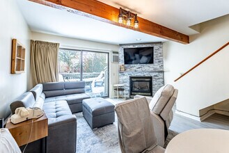 44 Lamoille View Ln in Cambridge, VT - Building Photo - Building Photo