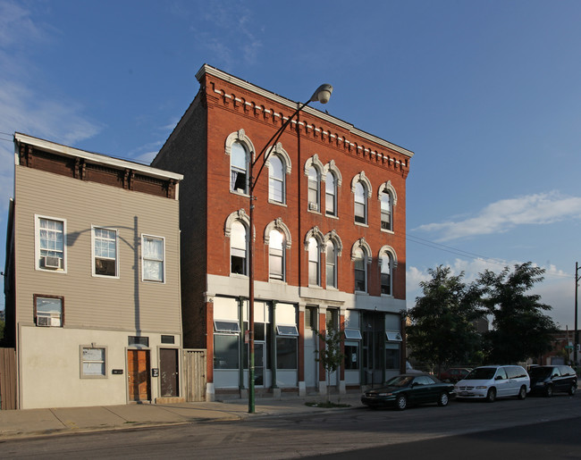 Casa del Sol in Chicago, IL - Foto de edificio - Building Photo