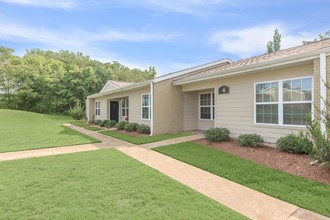 Hillside Apartments in Flippin, AR - Building Photo - Building Photo